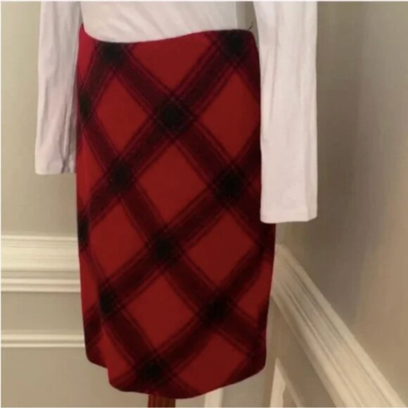 Talbots Red and Black Plaid Wool Alpaca Blend Pencil Skirt Size 4P - Picture 5 of 8